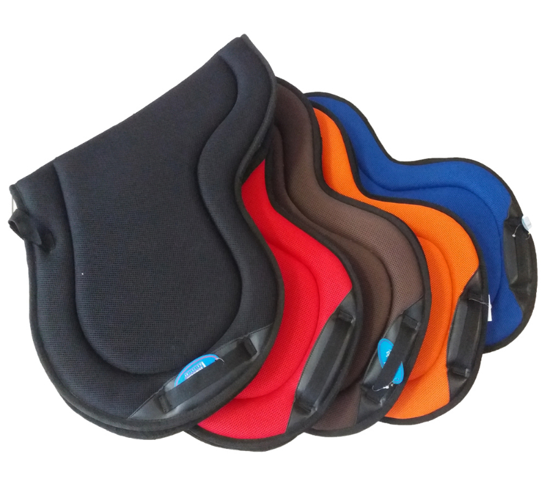Breathable neoprene shaped saddle cloth